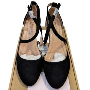 Journee Collection Women's Foster Wide